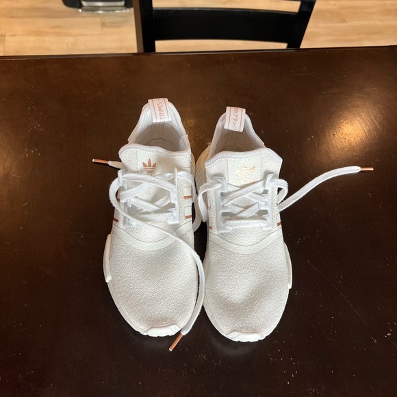 Adidas women’s NMD_R1 'White Rose Gold Metallic - Picture 6 of 8
